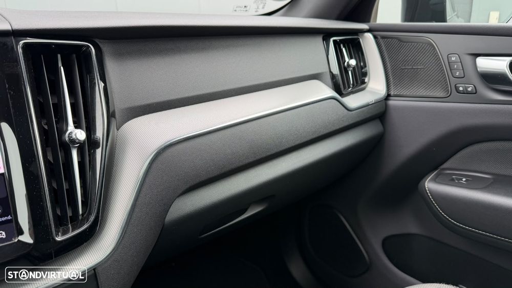 Volvo XC 60 T6 AWD Recharge Plus Dark - 25