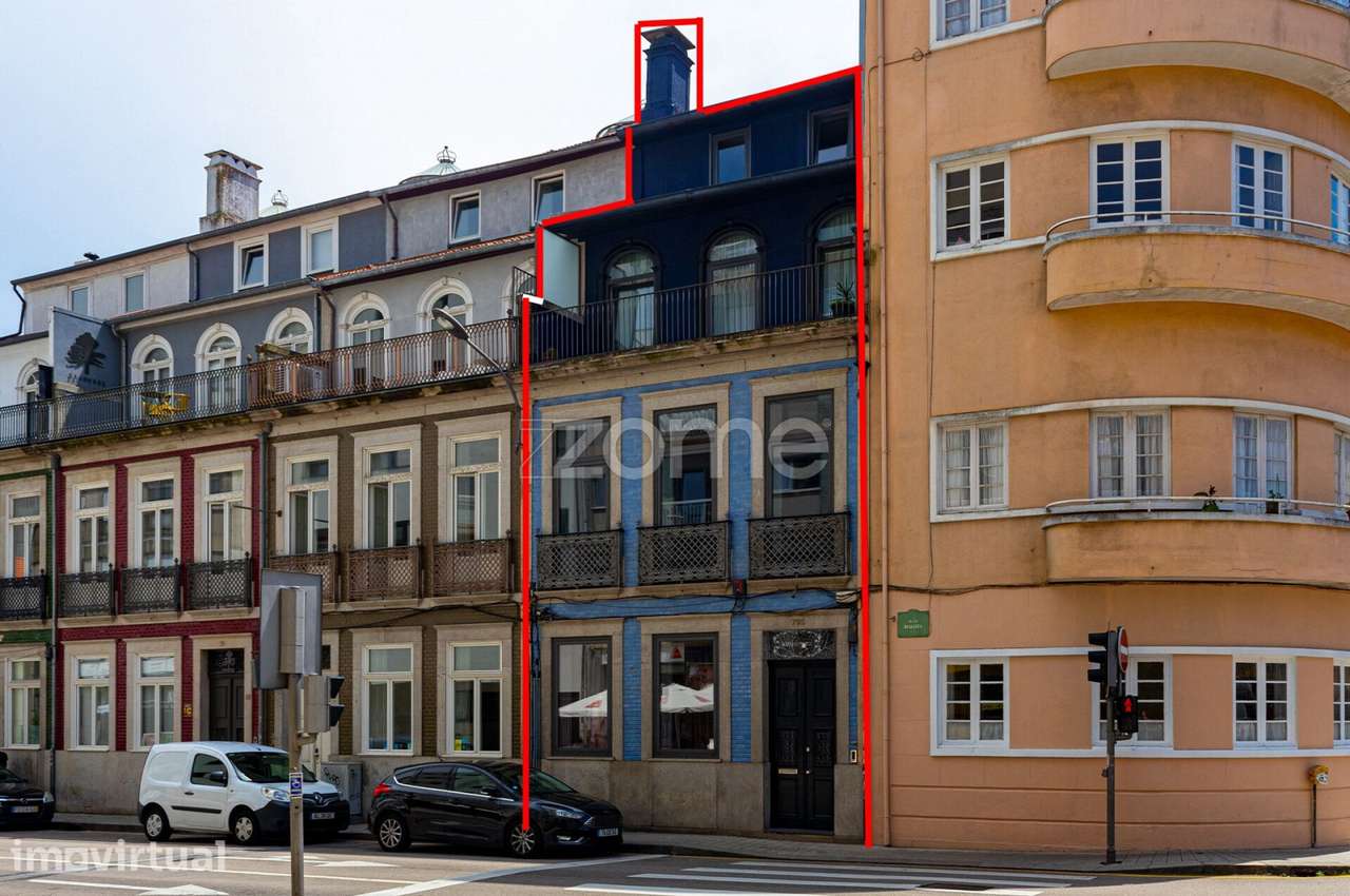Prédio histórico reabilitado com identidade única no centro do Port... - Grande imagem: 2/60