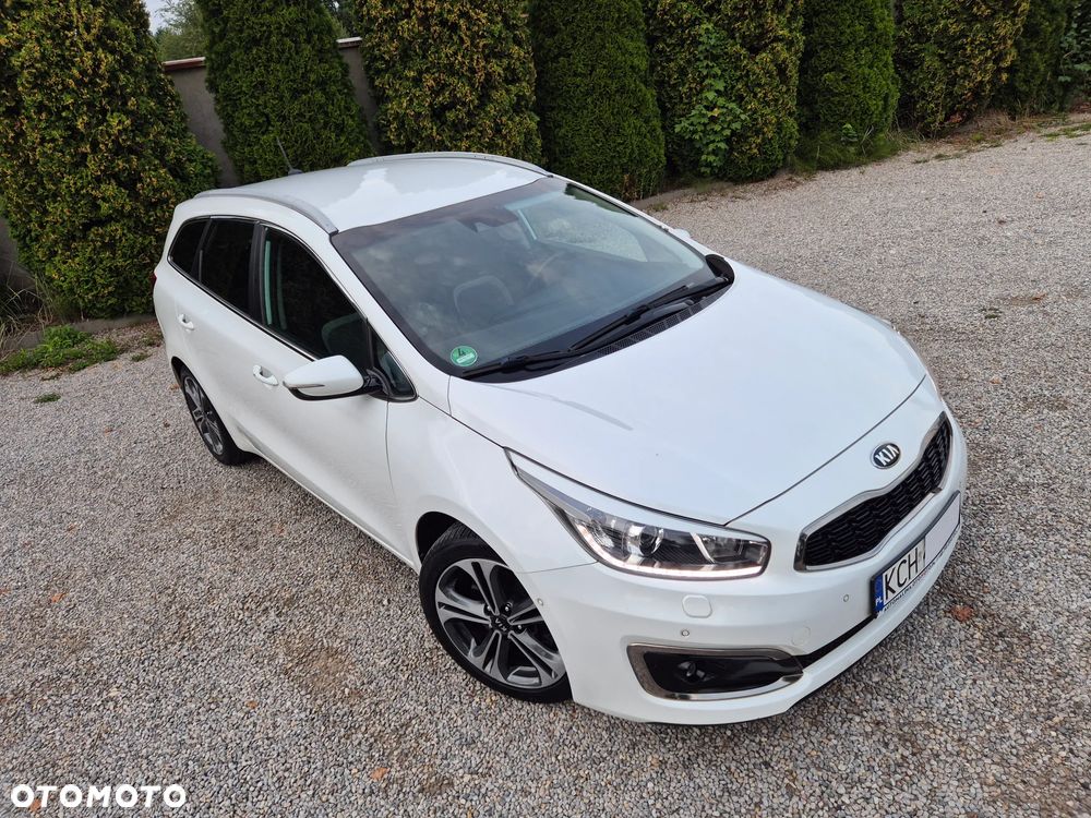 Kia Ceed 1.6 GDI ISG Spirit - 32