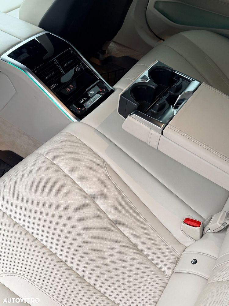 BMW M8 M850i xDrive AT - 11