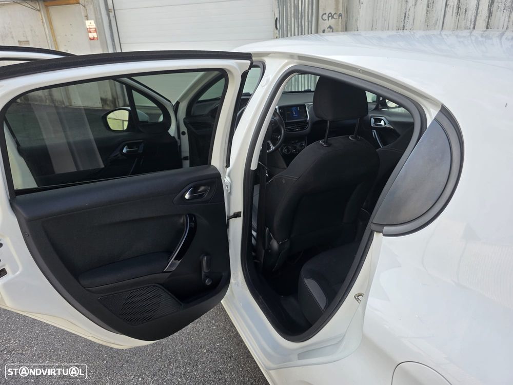 Peugeot 208 1.2 VTi Active - 4