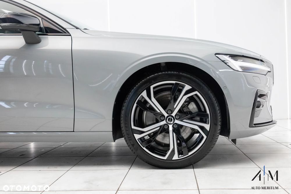 Volvo S60 B5 B AWD Ultimate Dark - 9