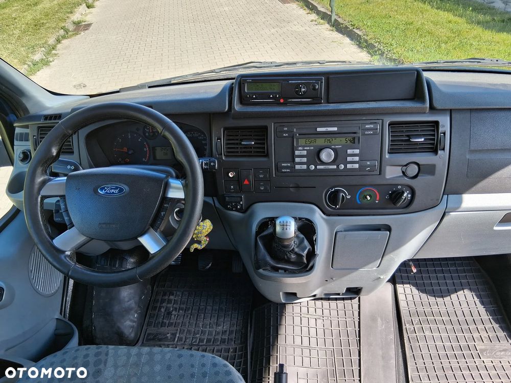 Ford Transit - 12