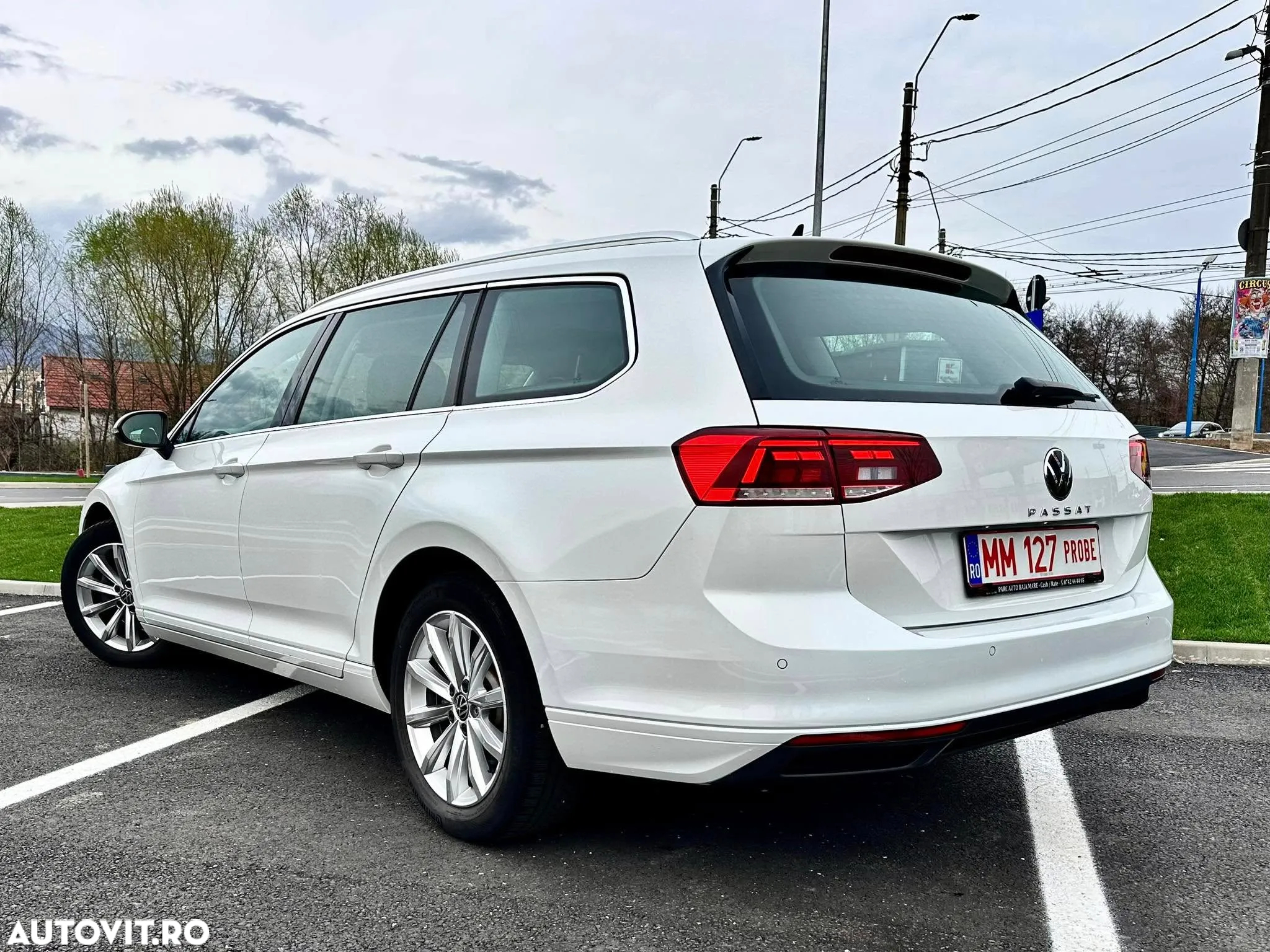 Volkswagen Passat Variant 2.0 TDI SCR DSG BlueMotion Highline - 2