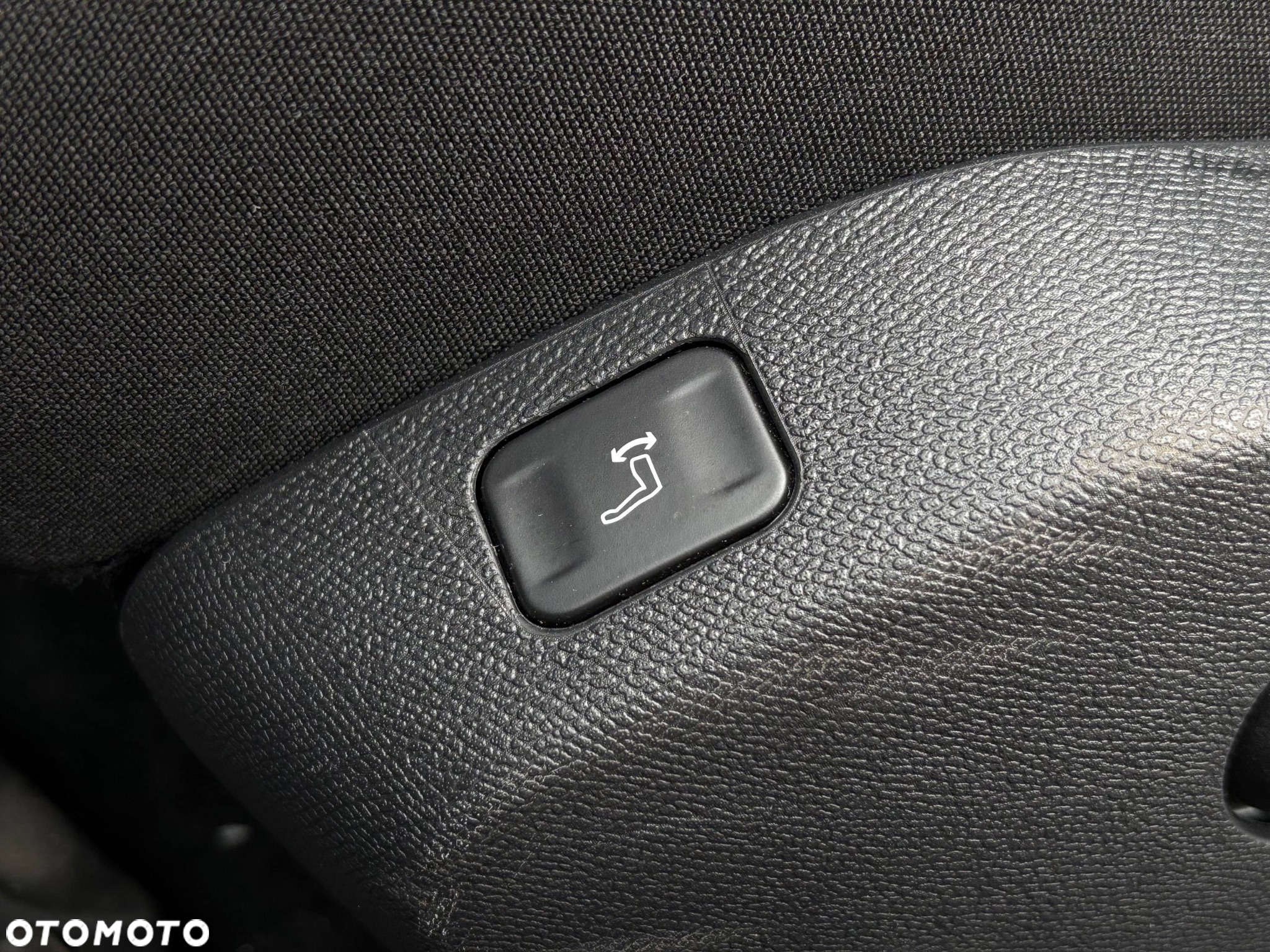 Peugeot 508 BlueHDi 130 EAT8 Allure - 23