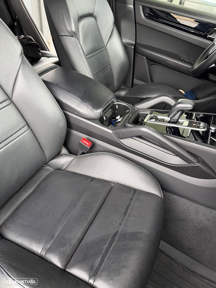 Porsche Cayenne Coupé E-Hybrid Platinum Edition - 10