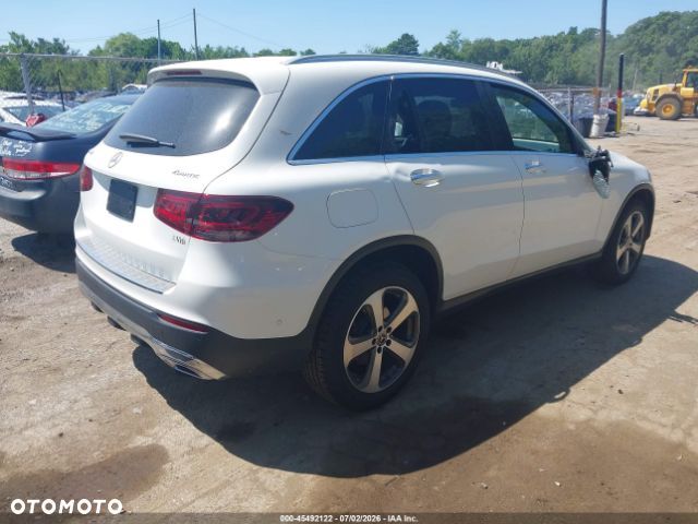Mercedes-Benz GLC 300 4-Matic - 4