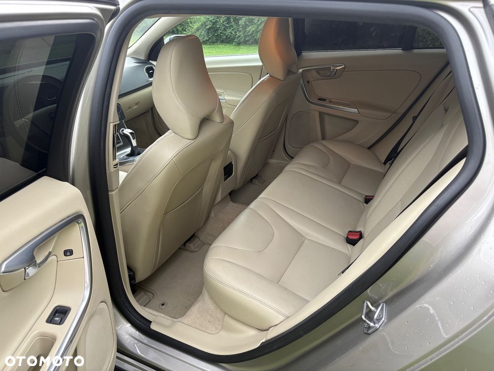 Volvo V60 D4 Drive-E Momentum - 12