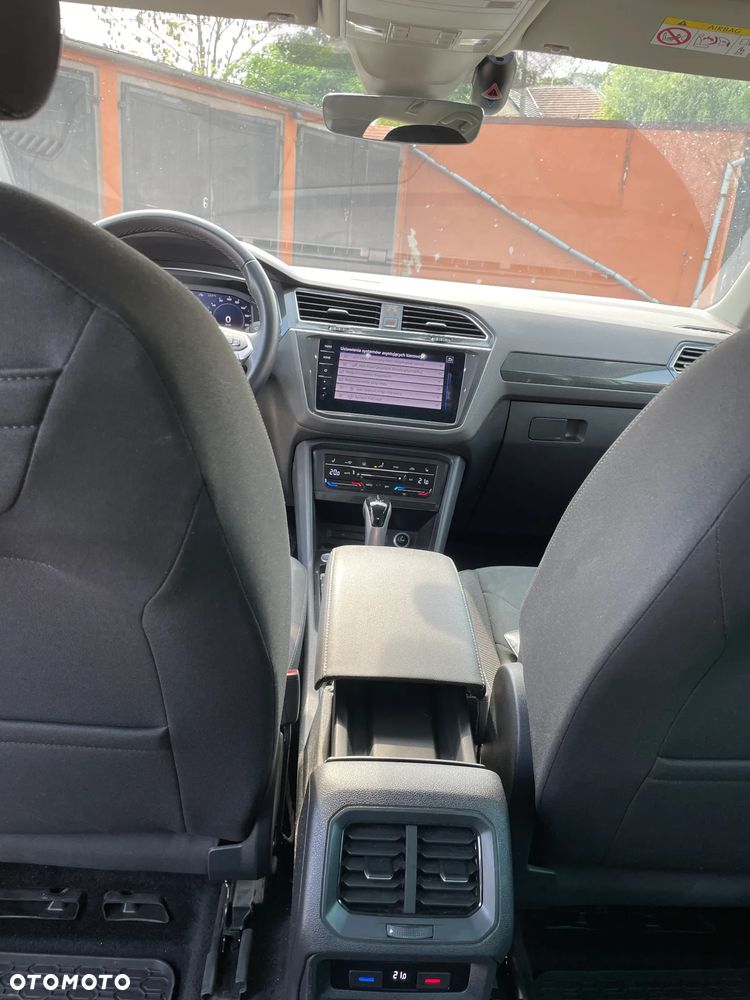 Volkswagen Tiguan - 23