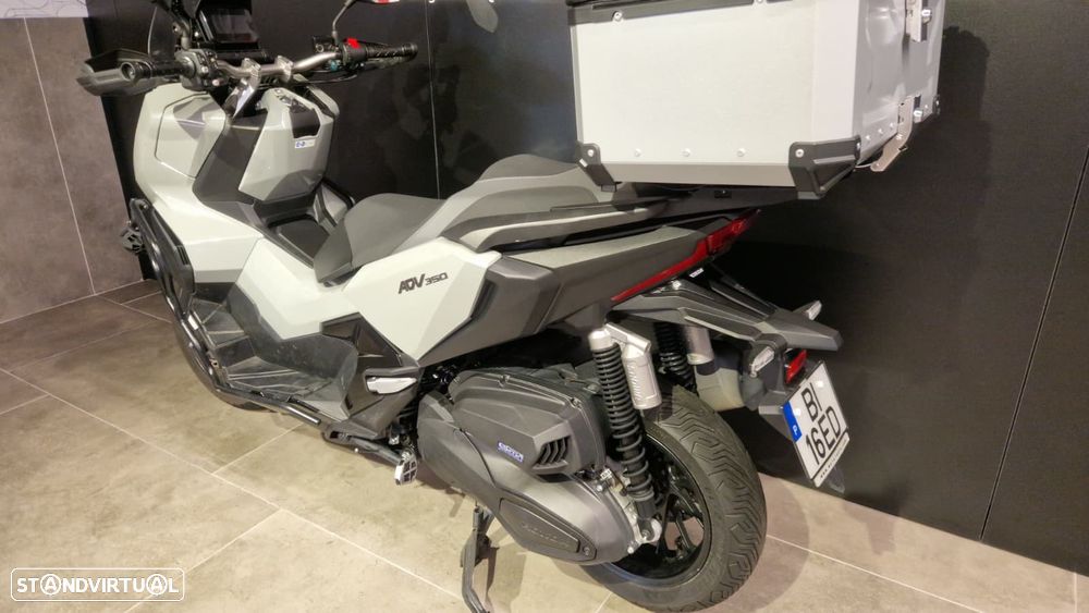 Honda ADV 350 - 6