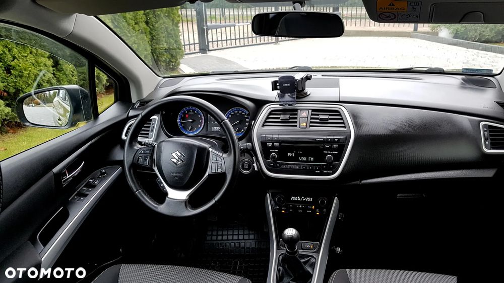 Suzuki SX4 S-Cross 1.6 Premium 4WD - 16