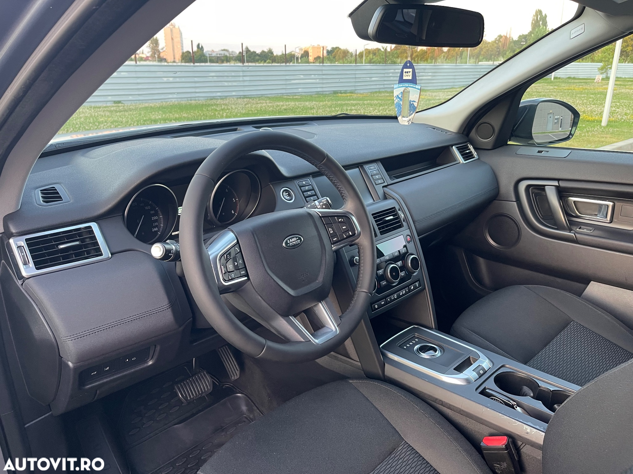 Land Rover Discovery Sport - 12