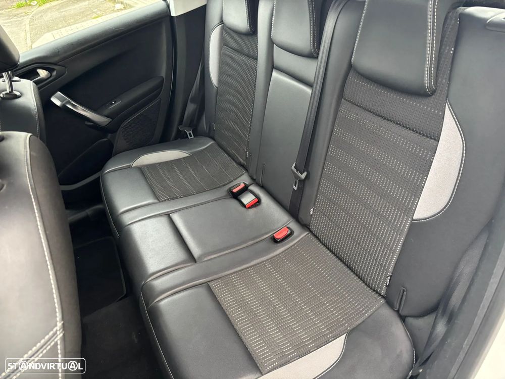 Peugeot 2008 1.2 PureTech Allure - 45