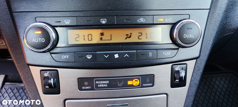 Toyota Avensis 2.0 D-4D - 22