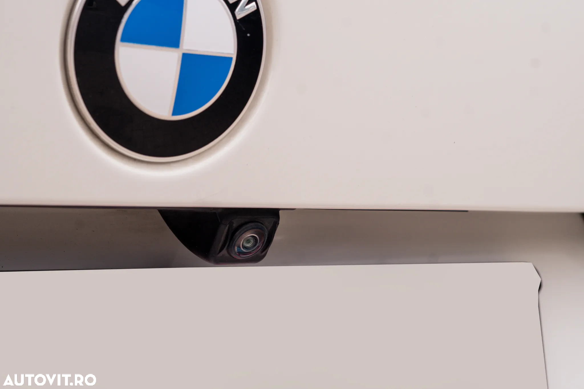 BMW Seria 3 318d Touring Aut. Sport Line - 11