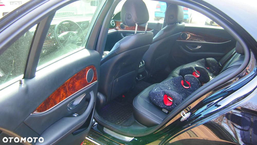 Mercedes-Benz Klasa E 220 d 4-Matic 9G-TRONIC - 7