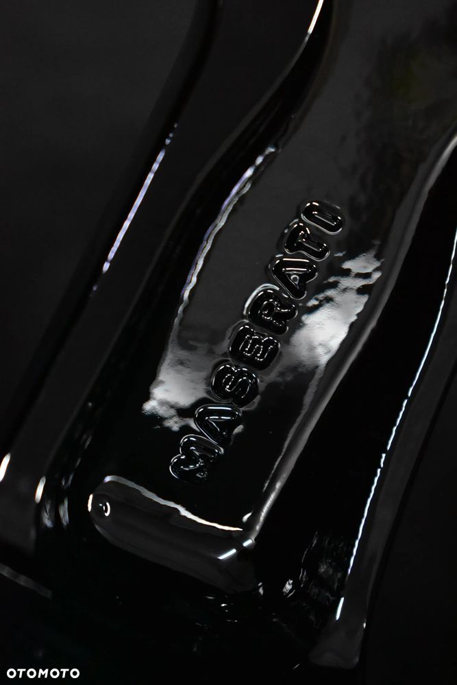Felgi 5x114,3 8,5/10,5 18" Maserati Quattroporte dv140t-01 dv141t-01 - 8