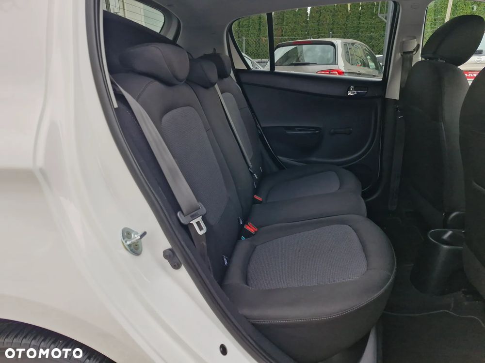 Hyundai i20 - 20