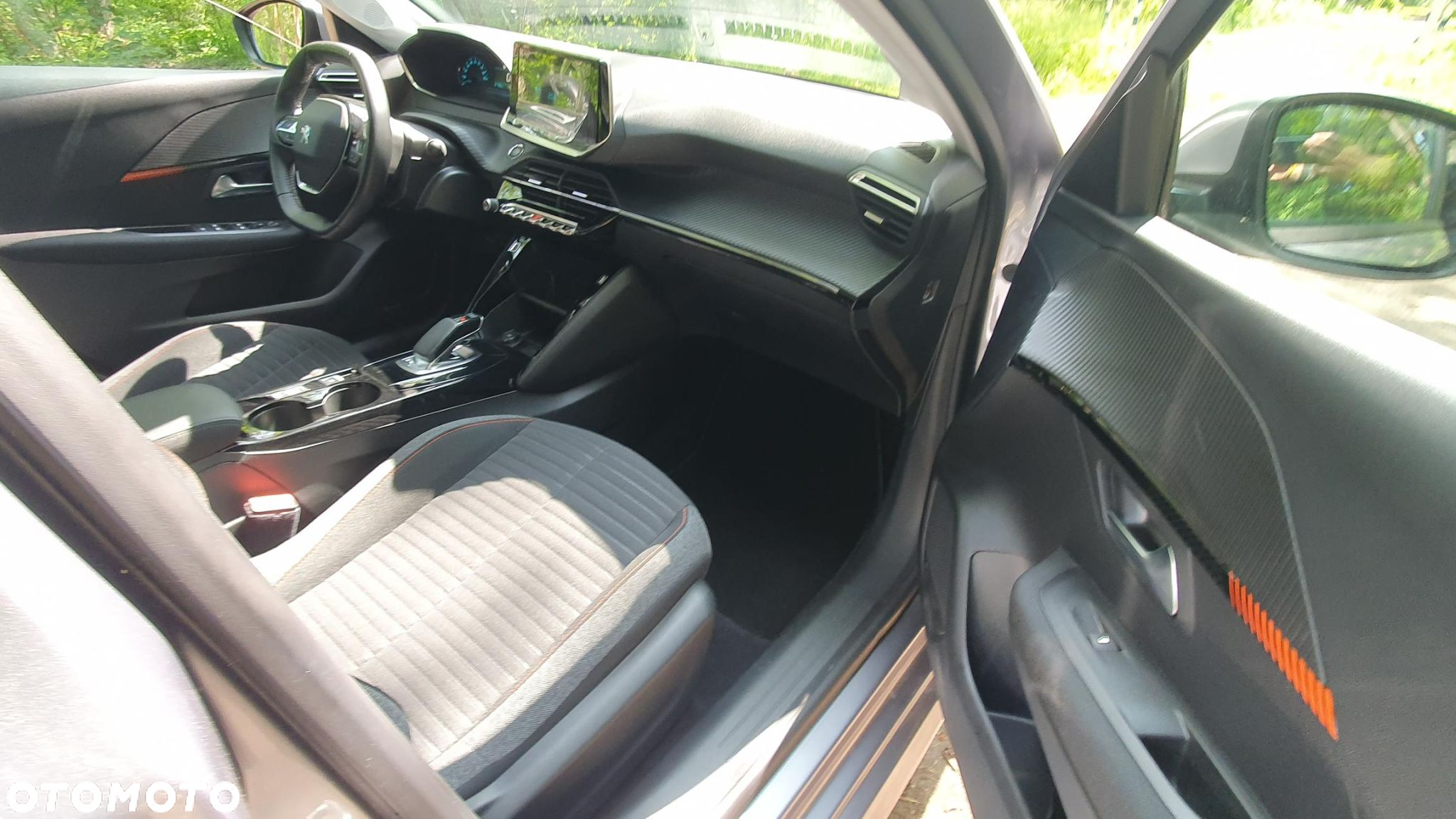 Peugeot 208 e-208 GT Line - 12