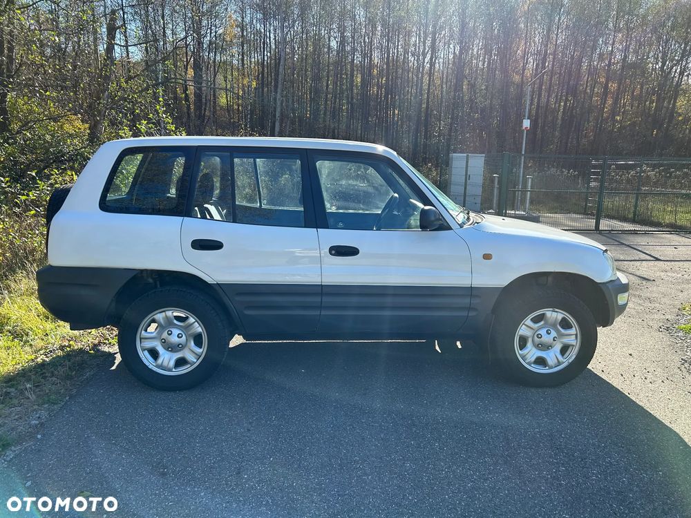 Toyota RAV4 2.0 - 1