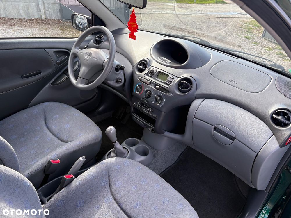 Toyota Yaris 1.0 Base - 26