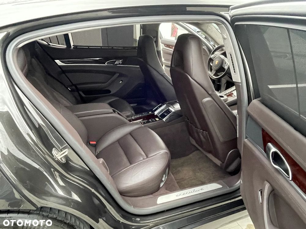 Porsche Panamera Turbo Executive PDK - 26