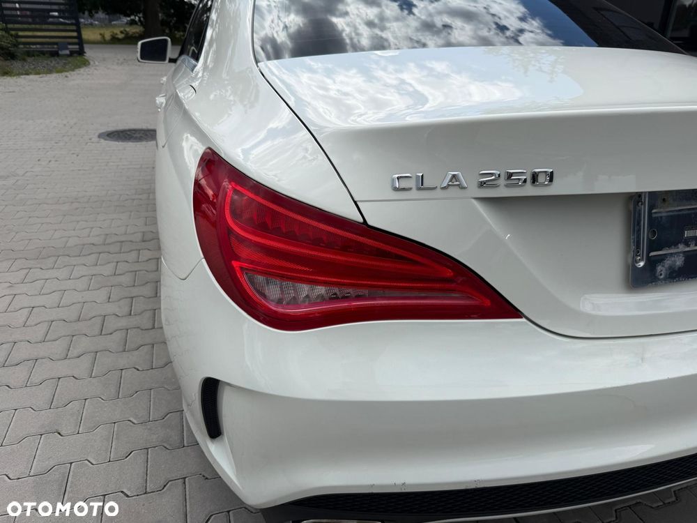 Mercedes-Benz CLA 250 7G-DCT AMG Line - 13