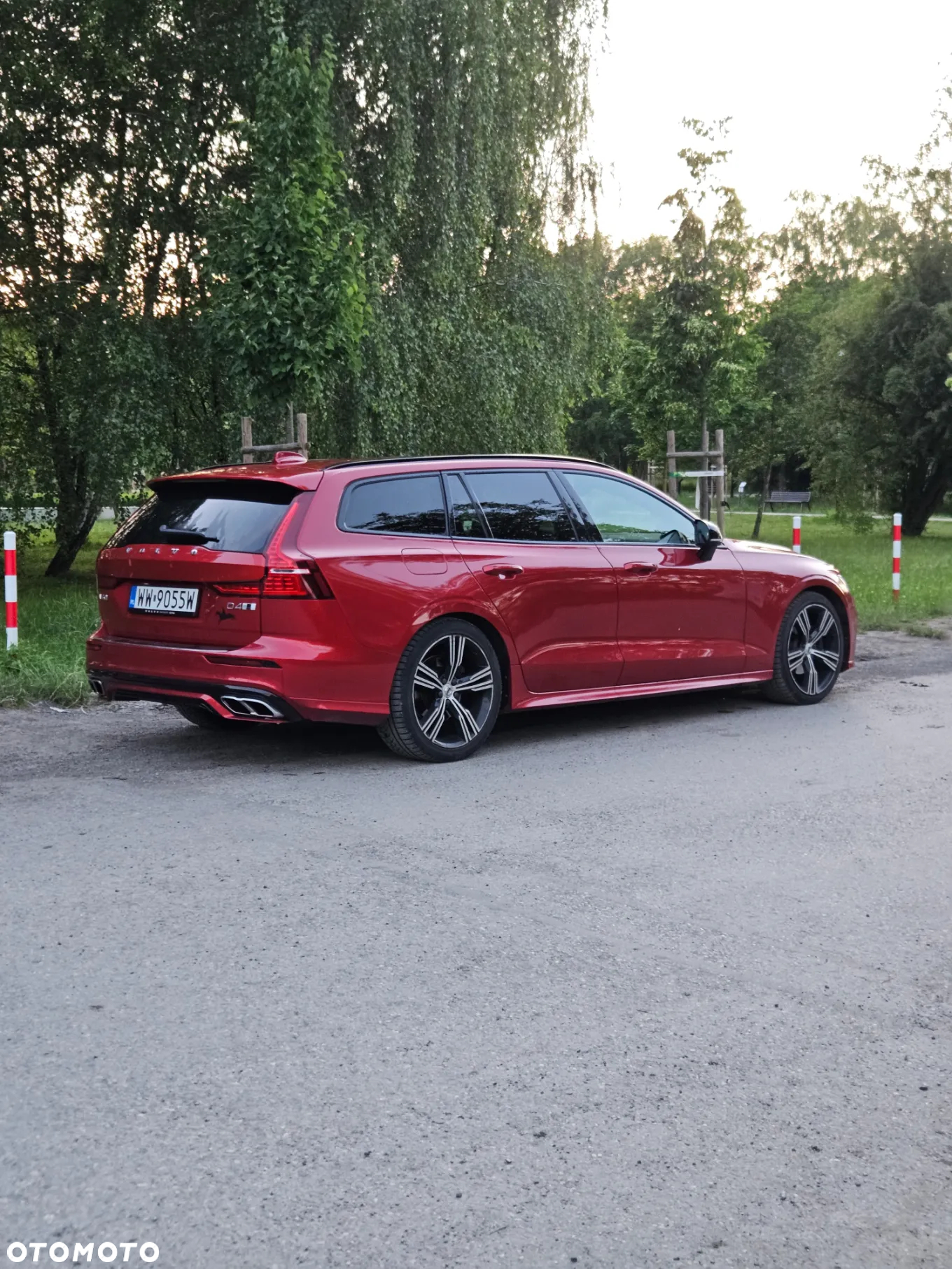 Volvo V60 D4 AWD R-Design - 3