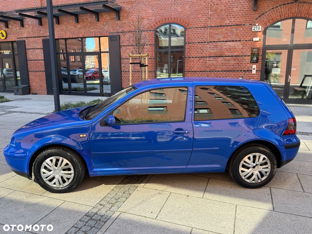 Volkswagen Golf - 2