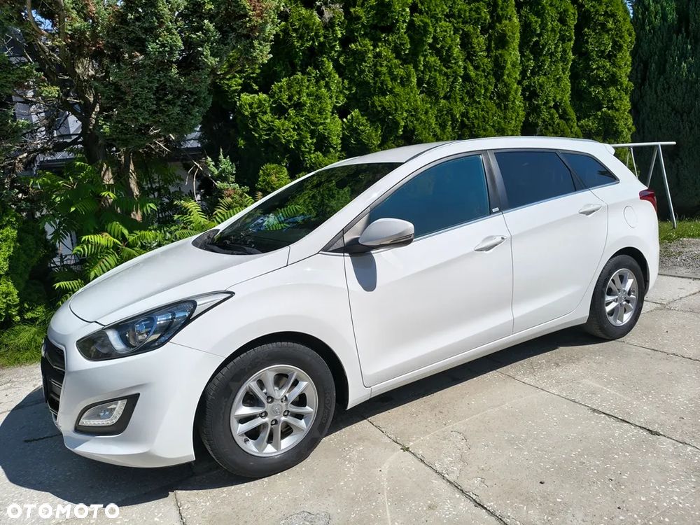 Hyundai i30 blue Kombi 1.4 Passion - 3