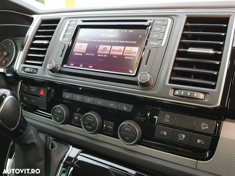 Volkswagen Multivan - 25