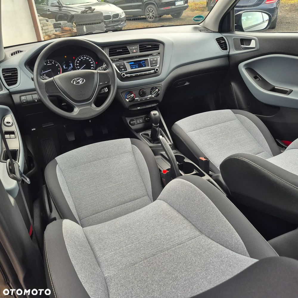 Hyundai i20 blue 1.2 Classic - 10