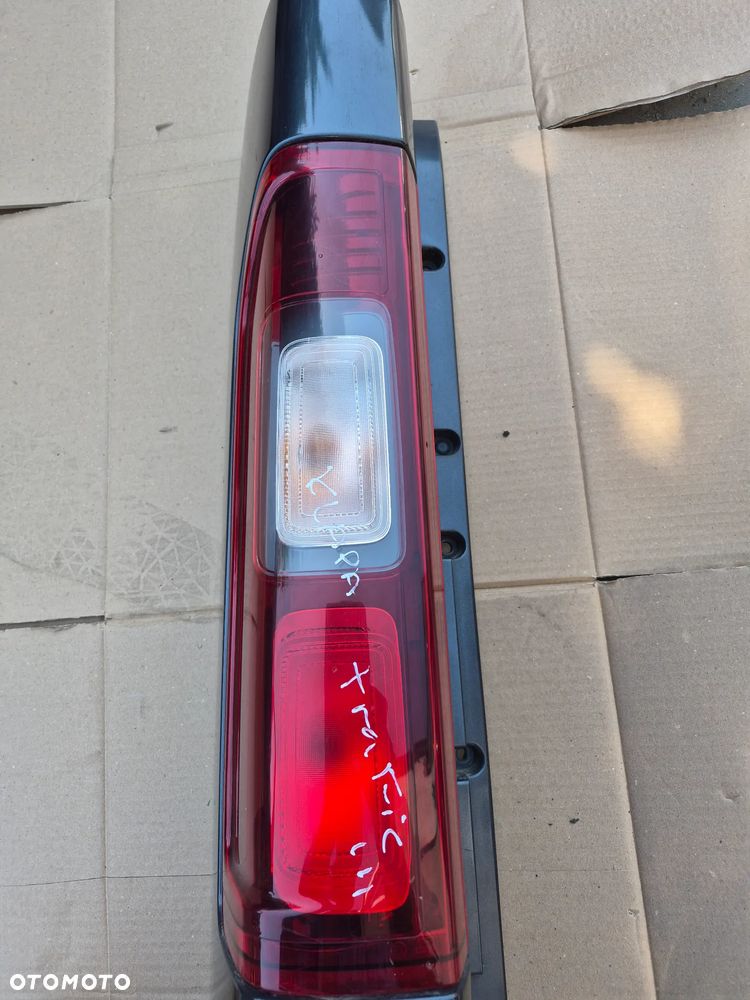 TRAFIC III VIVARO TALENTO LAMPY TYL - 9