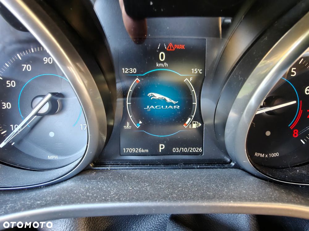 Jaguar F-Pace - 31