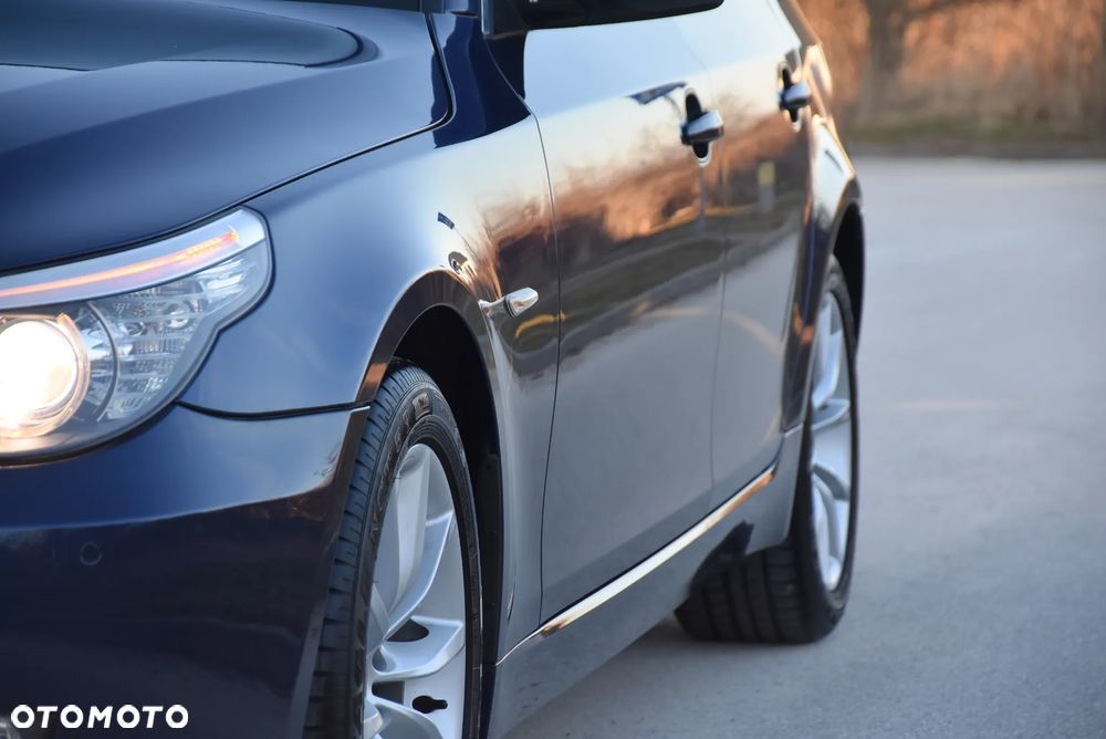 BMW Seria 5 523i Edition Exclusive - 16