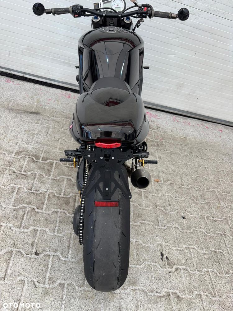 Triumph Speed Triple - 32