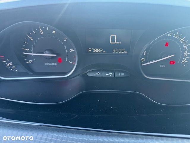 Peugeot 2008 1.2 Pure Tech Style S&S - 13