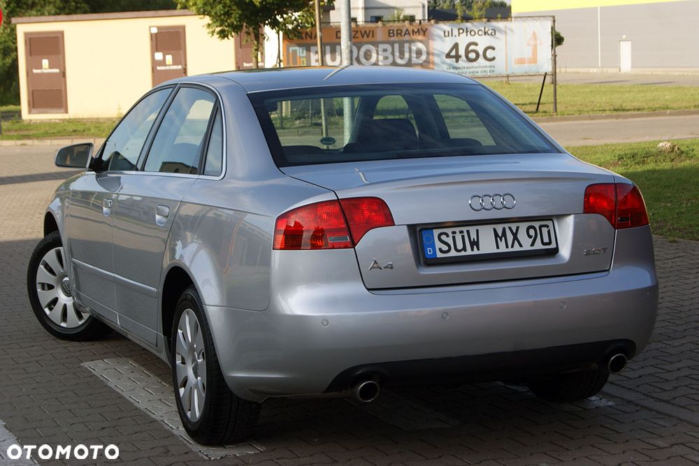 Audi A4 Limousine - 3