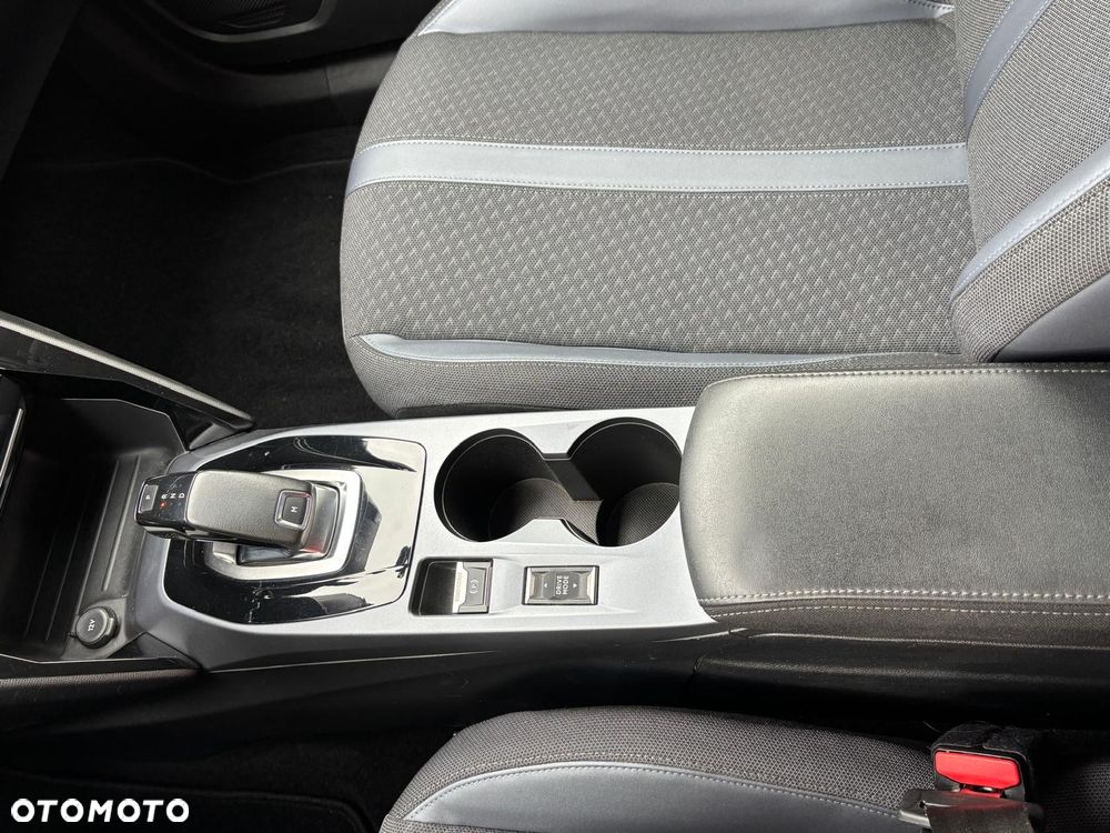 Peugeot 2008 1.5 BlueHDi GT Pack S&S EAT8 - 36
