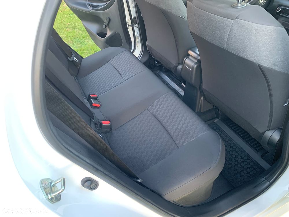 Toyota Yaris - 24