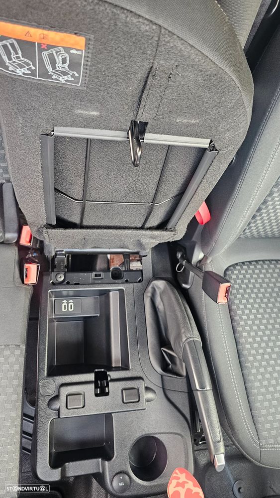 Ford Transit Connect - 18