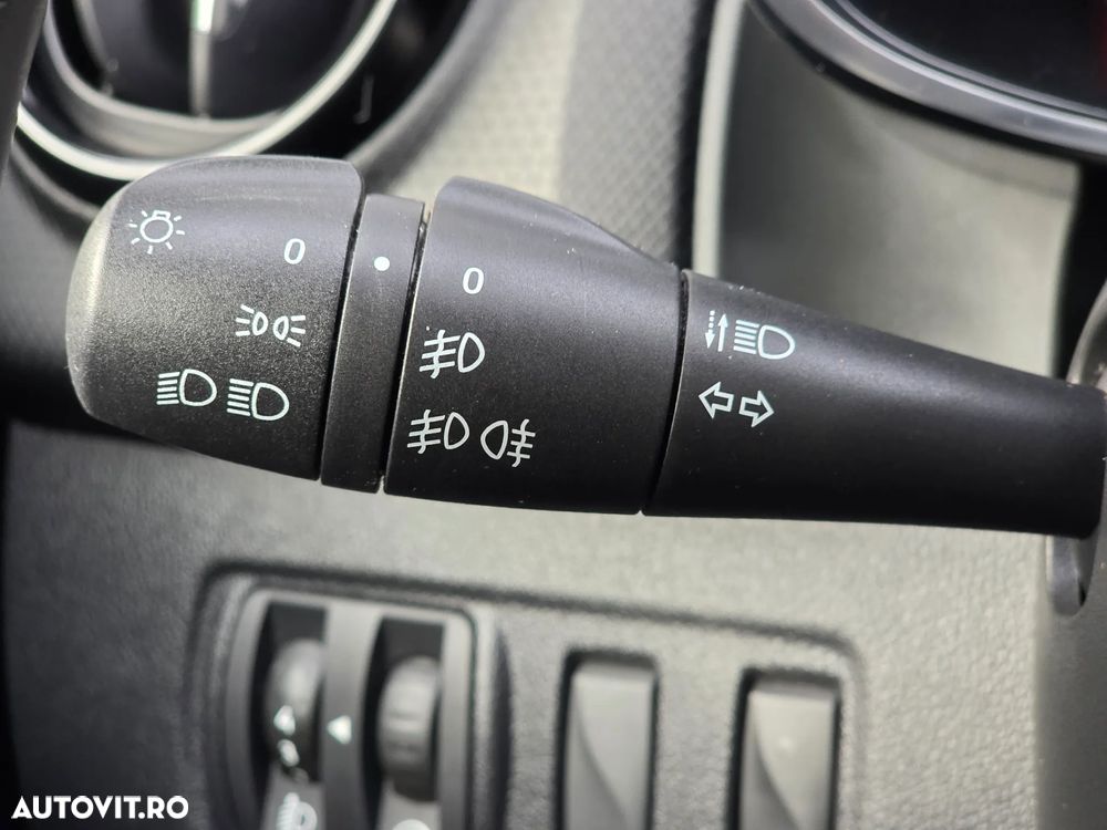 Renault Clio (Energy) TCe 90 Start & Stop LIMITED - 25