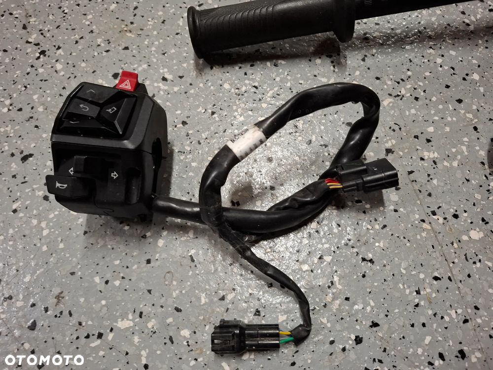 KTM Duke 125 390 kierownica półka przełączniki kierunkowskaz pompa klamka dźwignia - 3