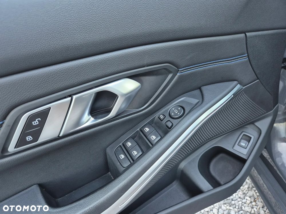 BMW Seria 3 320d Edition M Sport Shadow - 33