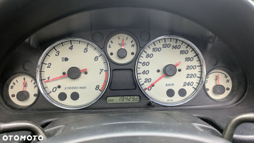 Mazda MX-5 1.6i 16V - 18