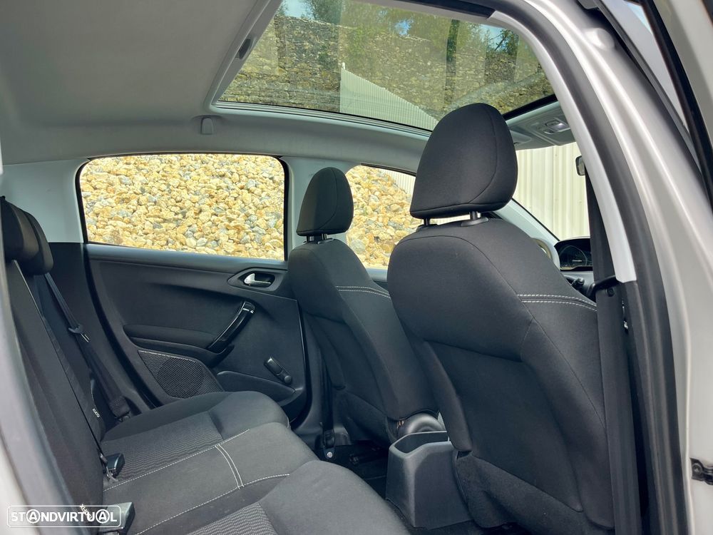 Peugeot 208 1.2 PureTech Allure - 39