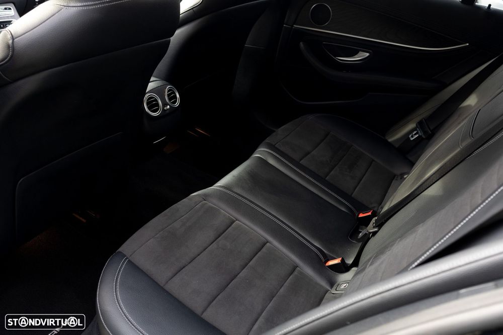 Mercedes-Benz E 300 de AMG Line - 16