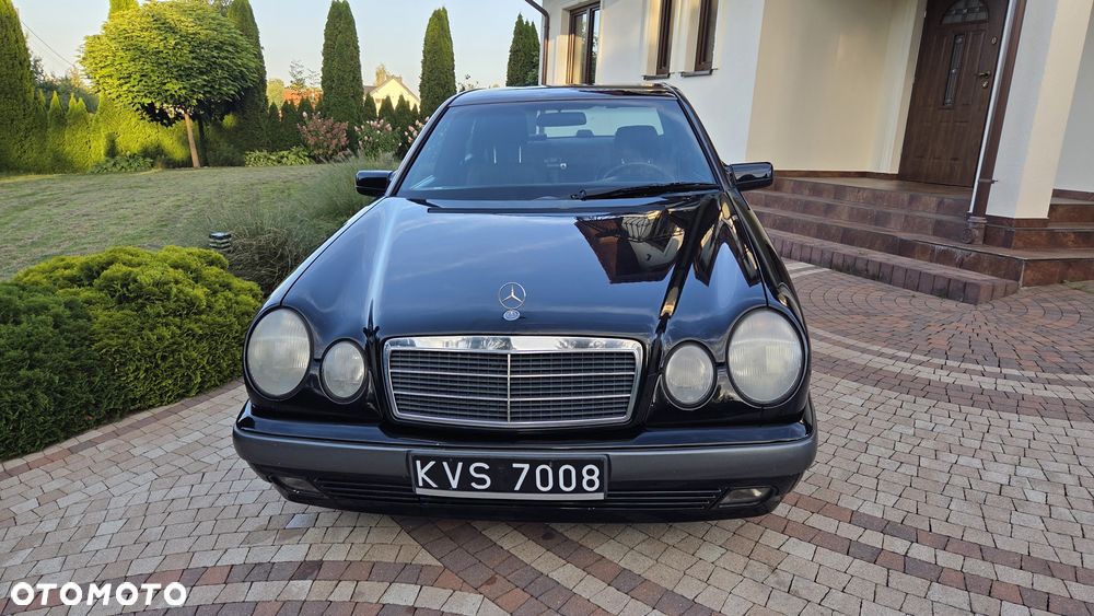 Mercedes-Benz Klasa E - 1