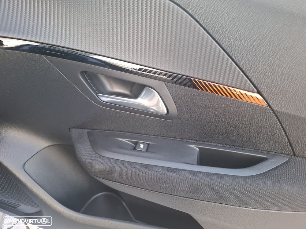 Peugeot 208 1.2 PureTech Active Pack - 46