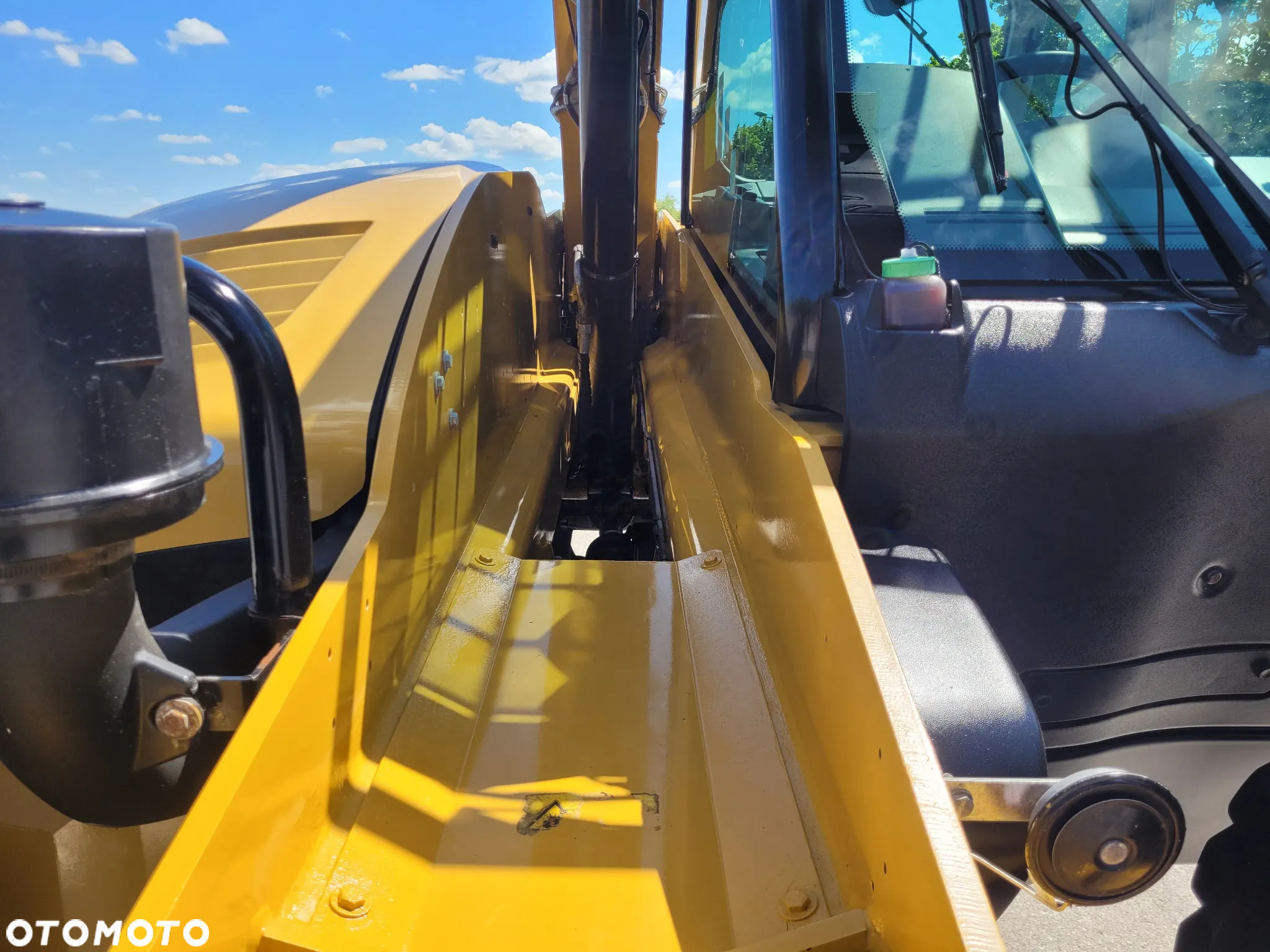 Caterpillar TH408D - 10